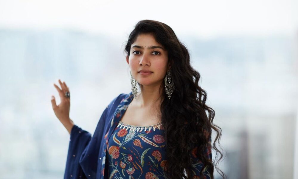 புத்தாண்டை இப்படியும் கொண்டாடலாமா?.. சாய் பல்லவி செயலால் ரசிகர்கள் ஆச்சர்யம்!