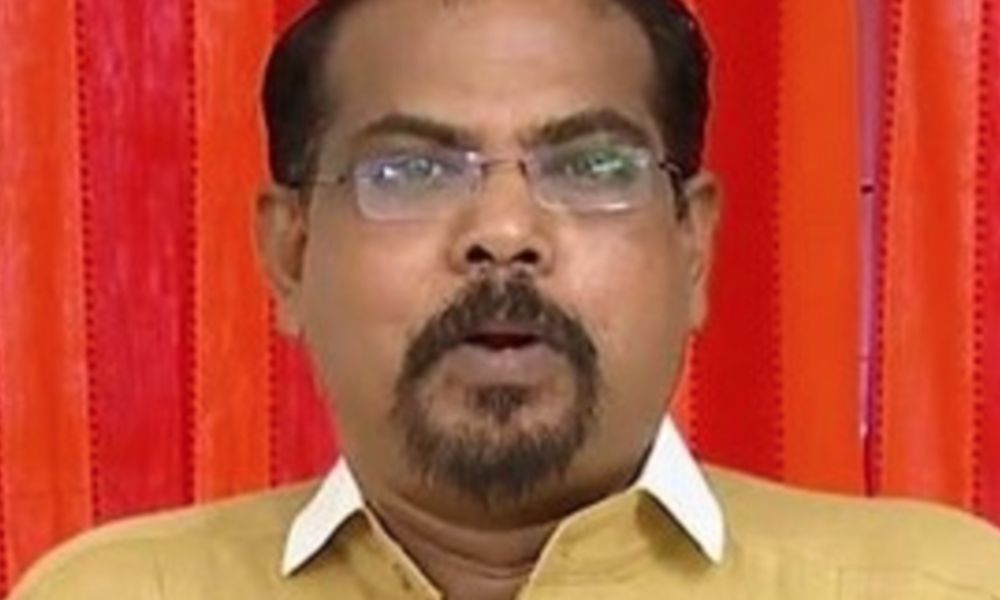 தனுஷ் பட இயக்குநர் மரணம்.. அதிர்ச்சியில் தமிழ் சினிமா..