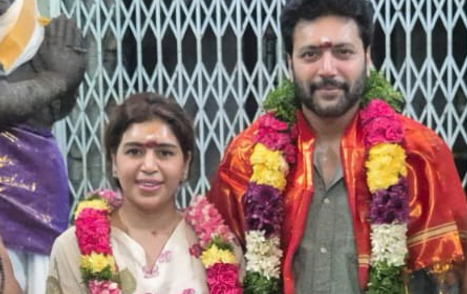 கழுத்தில் மாலையுடன் ரவி மோகன் – கெனிஷா: வைரல் போட்டோ!