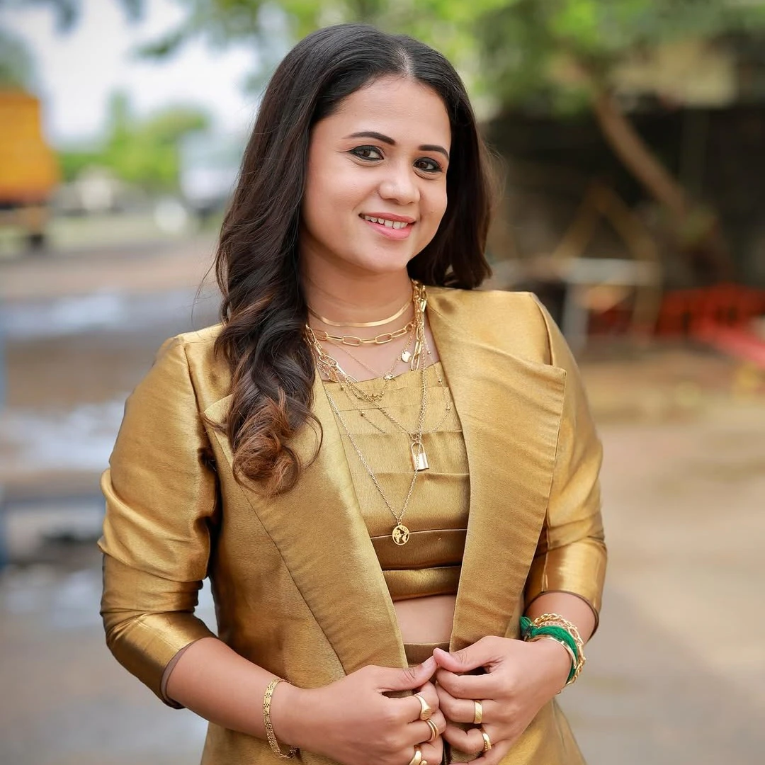manimegalai-cooku-with-comali