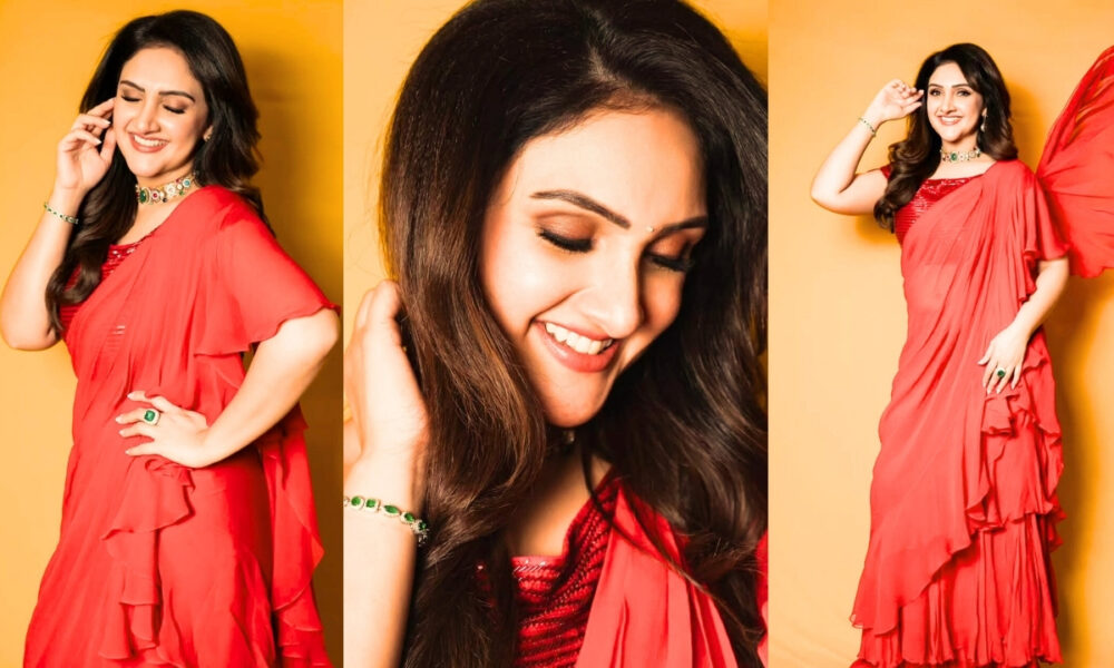 🔥 Red Look Alert! ஸ்ரீதேவி விஜயகுமார் Latest Photoshoot Goes Viral