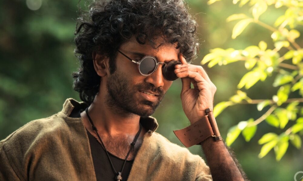 “2040 காதல் உலகம்… முதல் நாளிலேயே 10 கோடி வசூல் செய்த LIK!”