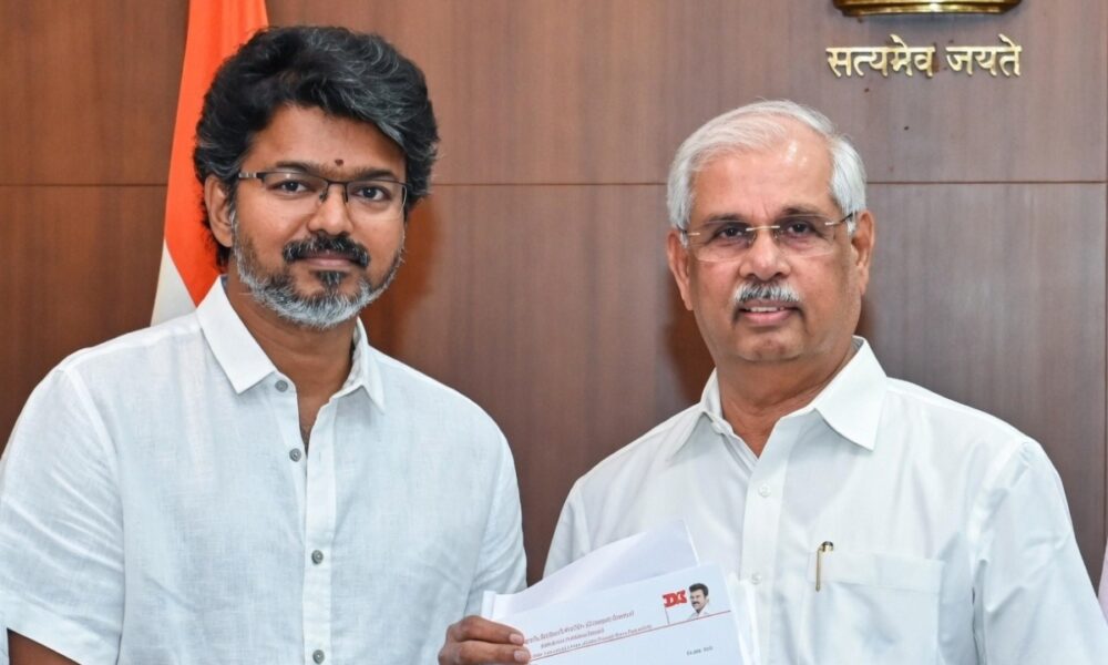 🎬 “விஜய் இன்று முதலமைச்சராக பதவியேற்பாரா?” – தமிழகம் முழுக்க பரபரப்பு!