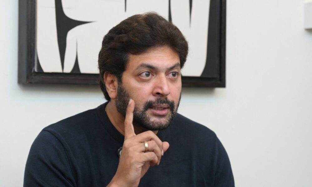 “எவ்வளவு தாக்கினாலும் நான் உடைய மாட்டேன்” – உருக்கமாக பேசிய ரவி மோகன்… ரசிகர்கள் அதிர்ச்சி!